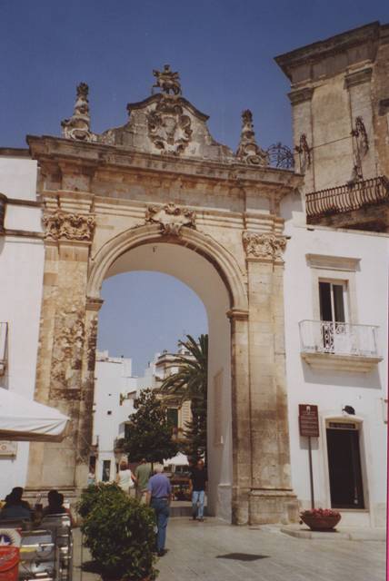 arc de triomphe et toujours Saint Martin