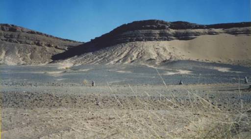 la piste de Merzouga balisée par des cairns