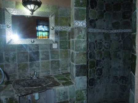 salle de bain grand luxe poterie de tamgroute