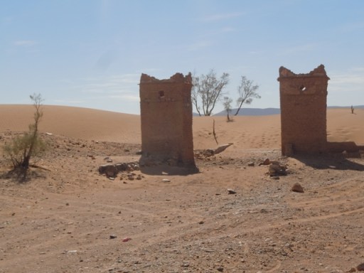la ville ensablée au sud de Tamgroute