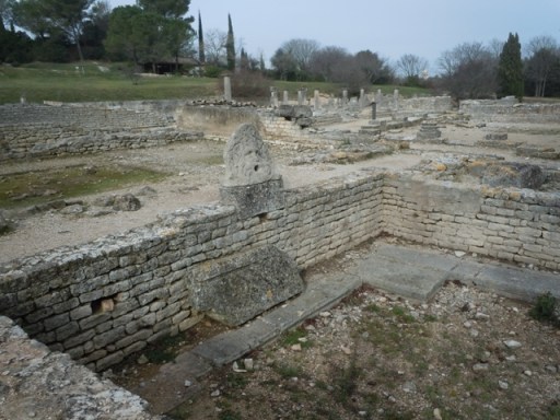 Glanum thermes natatio