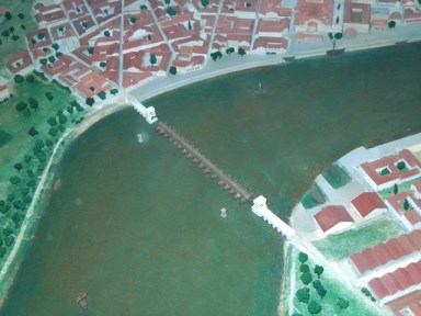 Arelate, ville romaine construite sur les deux rives du Rhône