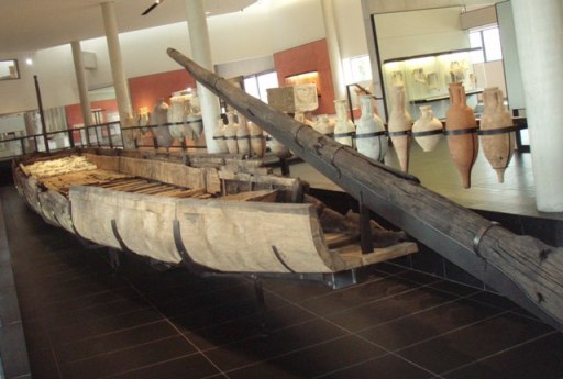 le chaland romain de 31m retrouvé dans le fleuve avec son chargement