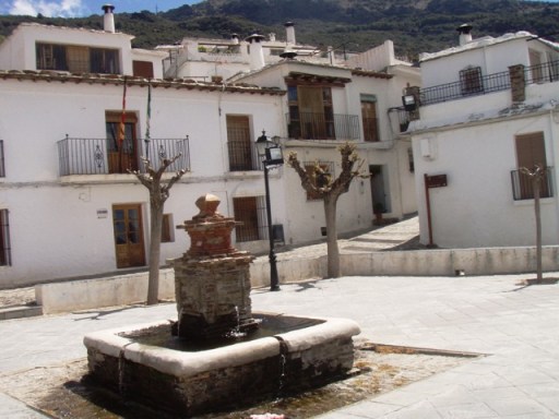 fontaine de Pitres associée au souvenir de LLorca