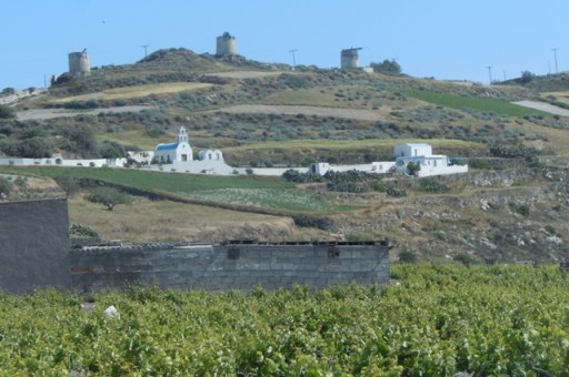 Les moulins d'Emborio, églises et vigne