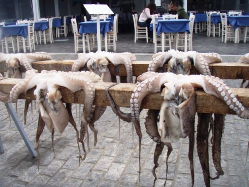 Naoussa, tavernes sur le port