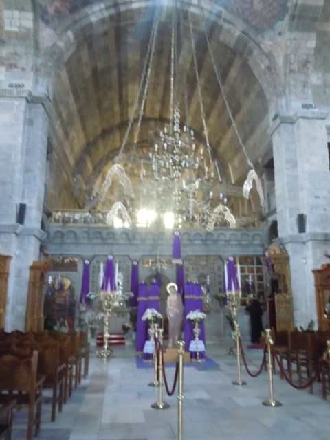 la nef décorée pour Pâques