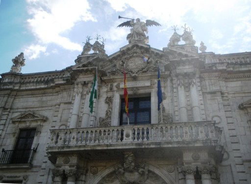 L'Université : ce magnifique bâtiment fut une manufacture de tabac