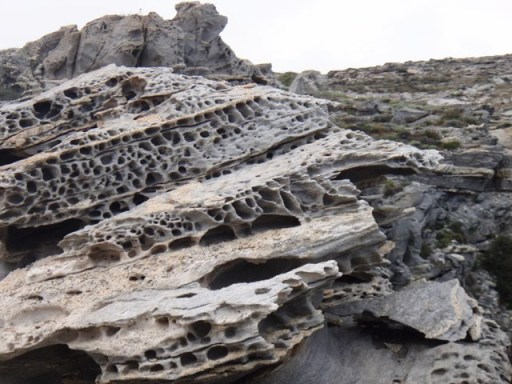 Feuilletage et trous-trous