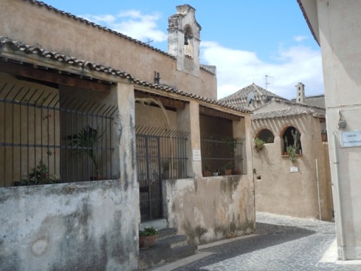 Par les rues de Galtelli