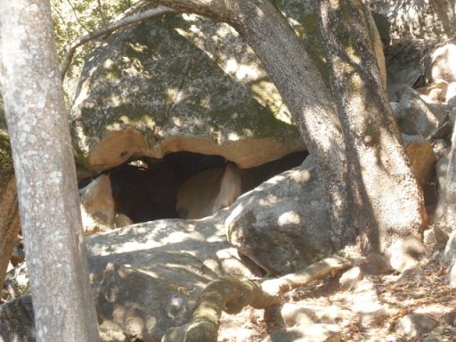 caverne habitée dès l'époque nuragique