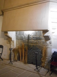 la cheminée de la cour manoiriale