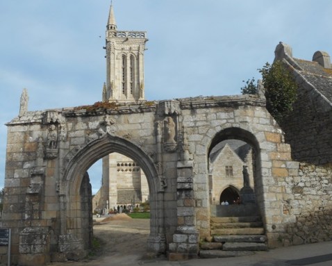 Saint Jean du doigt: enclos paroissial