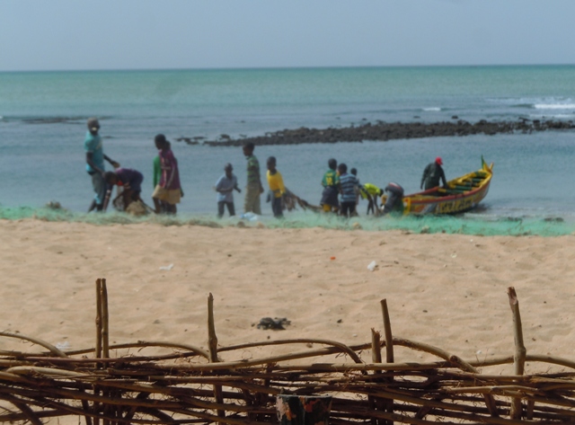 retour de la pêche en face de l'hôtel