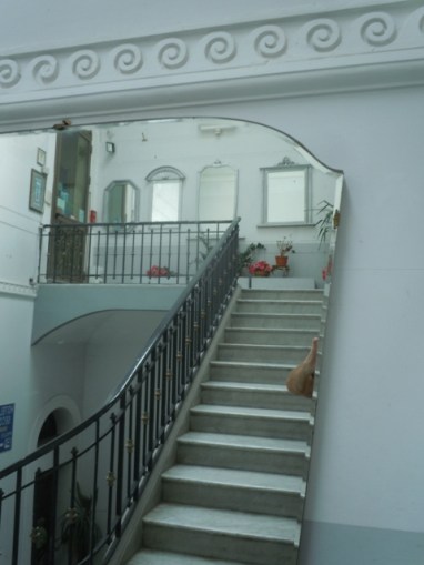 Somptueux escalier et glaces de notre palais