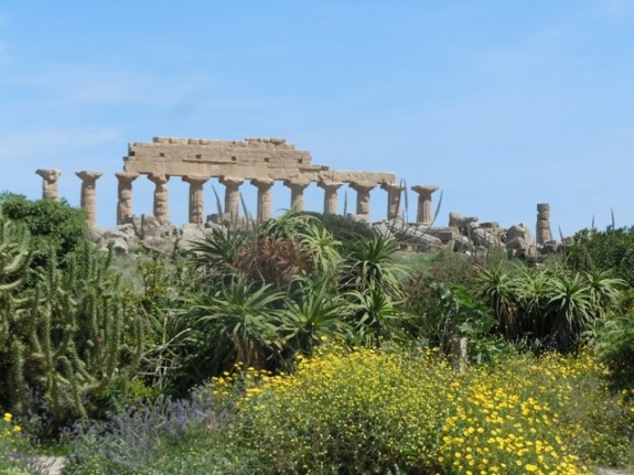 Sur l'Acropole le temple D