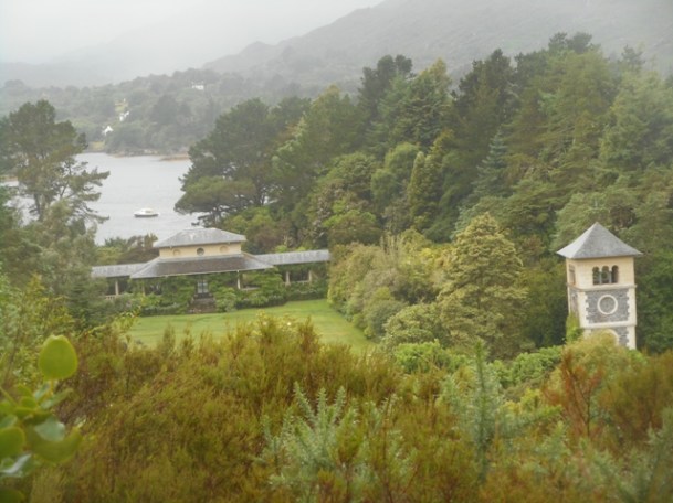 L'île jardin son campanile et son pavillon sur le jardin italien