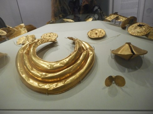 Bijoux en or de l'âge de Bronze